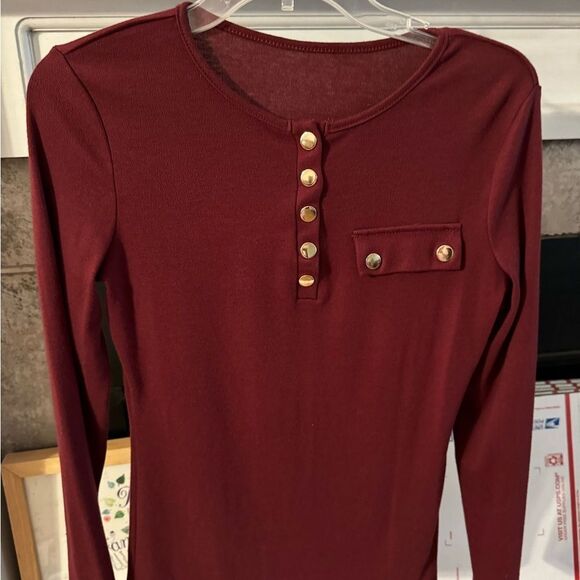 - SHEIN long sleeve tee with gold tone buttons - Picture 2 of 5